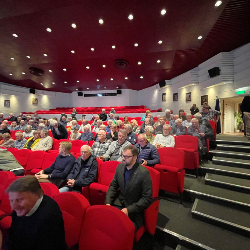 Stort oppmøte ved filmvisning
